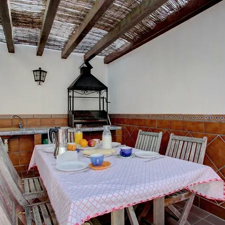 بيت للعطل House Tenorio *