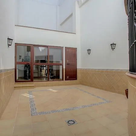 House Tenorio רונדה